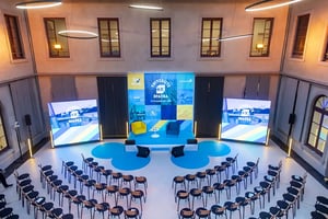 OnStage-Starmedia 2.6 Curve-Eurosono MAison Carre  Nov22 ®G Perret